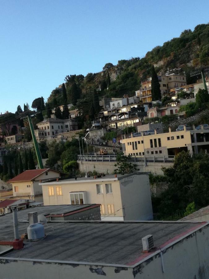 陶尔米纳Iriss住宿加早餐旅馆 外观 照片